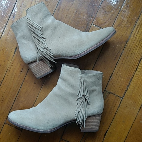 BR Fringe Suede Ankle Boots /Booties- Banana Republic - Picture 2 of 8